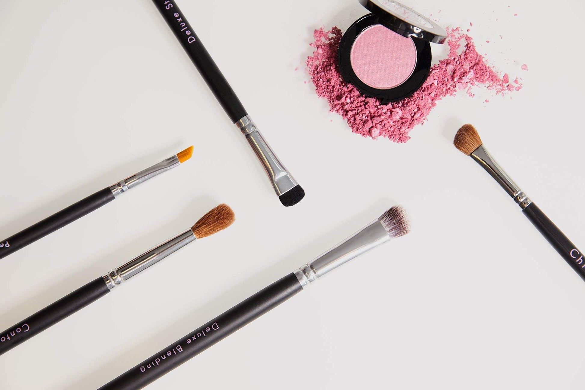 BACK IN STOCK! Contour Crease Brush